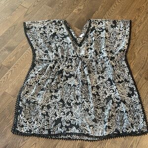 Merona Size Medium Black White Mosaic Floral Sheer Short Kimono Swim Cover-Up